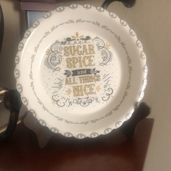 Home Essentials ceramic pie Plate with stand - Picture 2 of 6